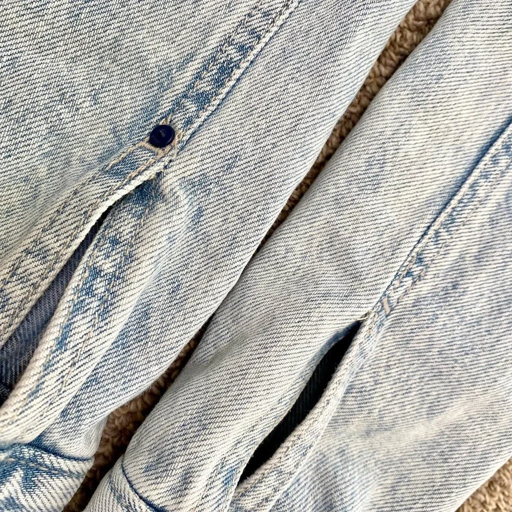 Gap 1969 Icon Light Wash Denim Jacket in Reagan Wash - Picture 7 of 13